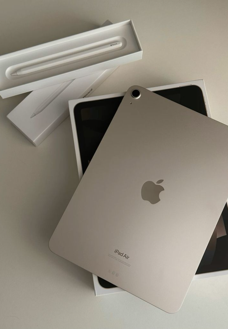 iPad Air – Starlight ✨