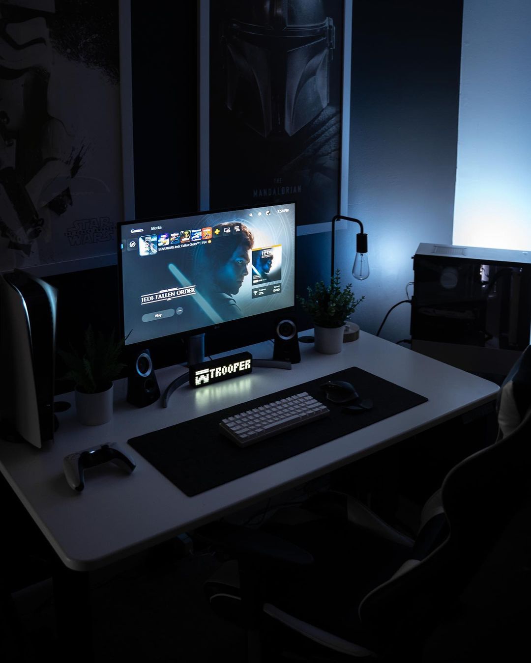Smart Digital Clock for Battlestations  ⏱👾📱